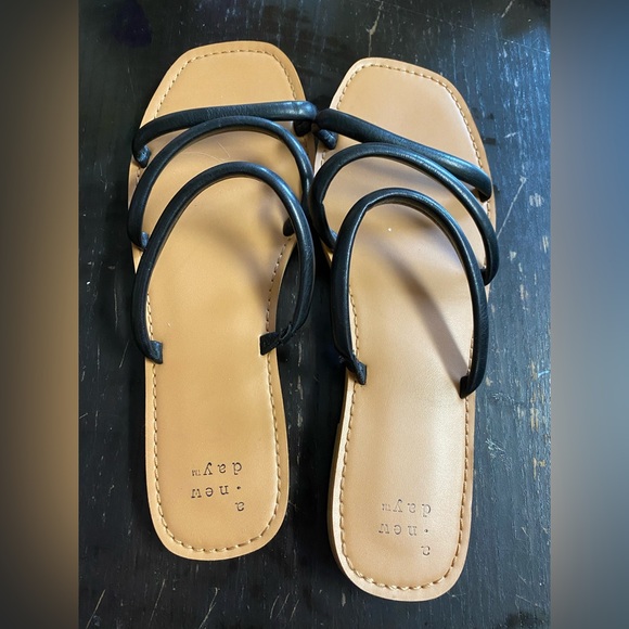 A New Day Sandals Size 8 - Picture 1 of 3